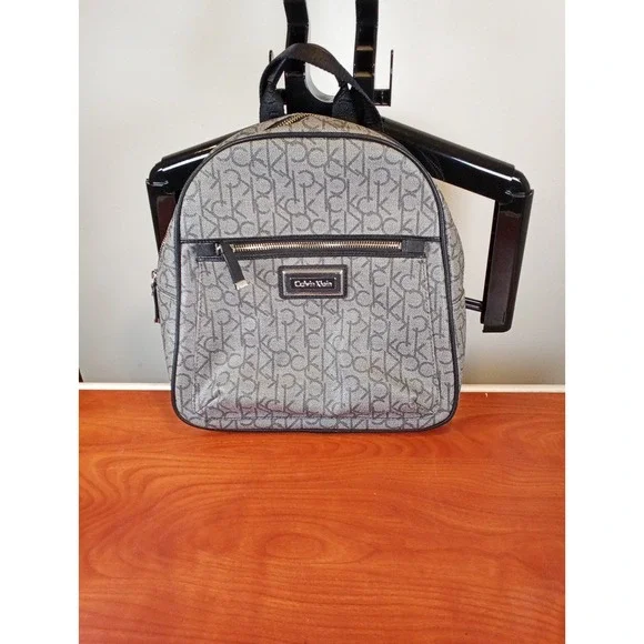 Calvin Klein | Bags | Calvin Klein Womens Signature Logo  display picture 2